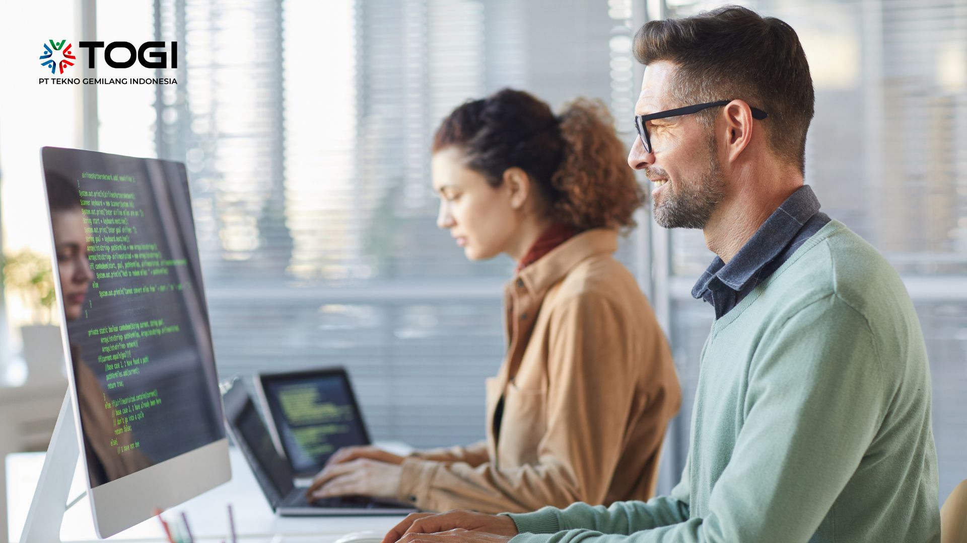 Perbedaan Programmer dan Developer dari Berbagai Sisi