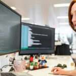 Tugas Software Engineer, Kualifikasi, Jenjang Karir, dan Gajinya